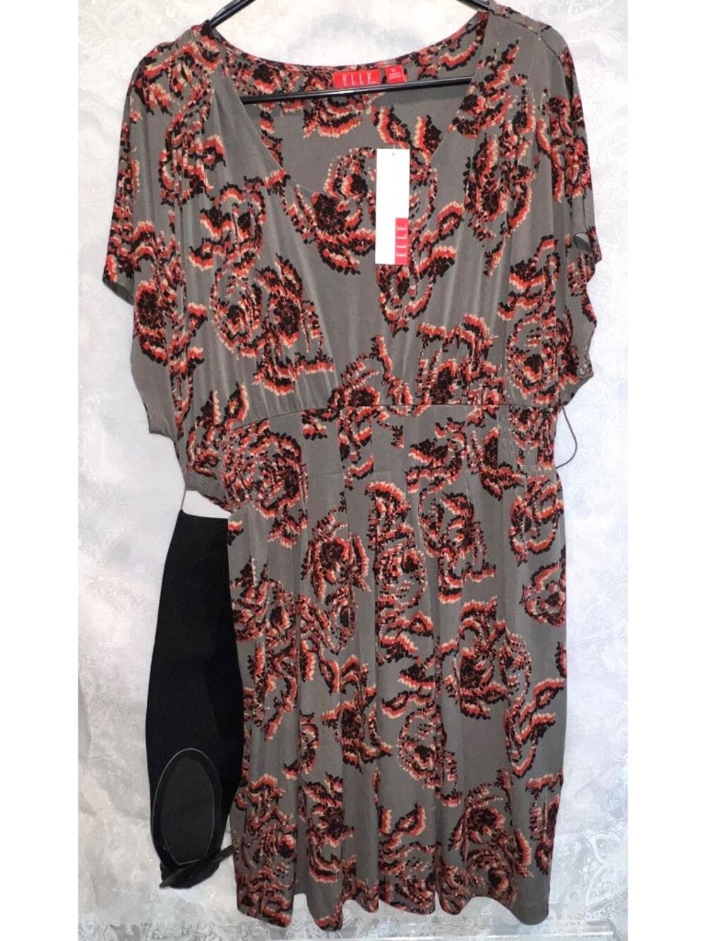 New Elle (Kohls) Women X-Large Gray Digital Floral Print Dress w Wide Belt
